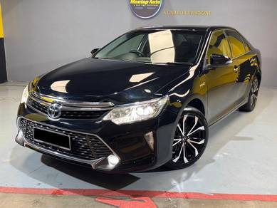 Toyota Camry HYBRID LUXURY in Cheras, KUL