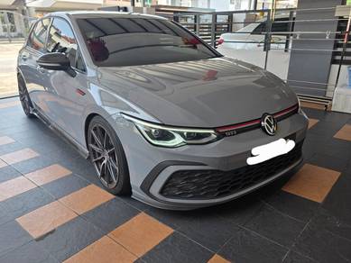 Volkswagen Golf GTI in I-City, SGR