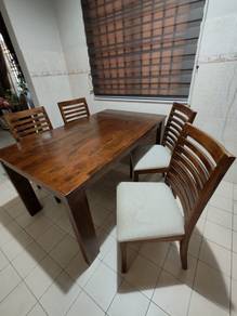 Dining Table for Sale – Excellent Value