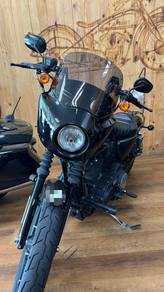 Harley-Davidson 883 Roadster
