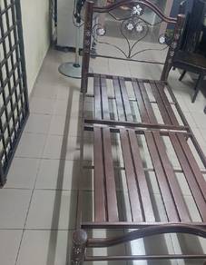 Katil Besi Seperti Baru (Guna 2 Bulan Sahaja

