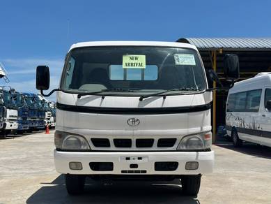 Toyota Bu430 Cargo Truck With Lift Gate 4x2