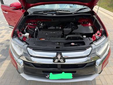 Mitsubishi Outlander 2.0 AWD in Johor Bahru, JHR