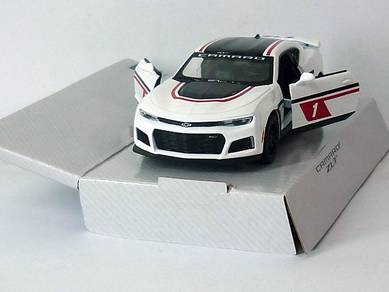 2017 Chevrolet Camaro ZL1 white (decal version)