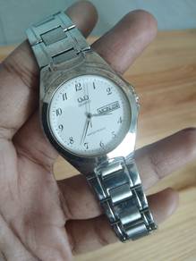 Jam Tangan Q&Q quarz