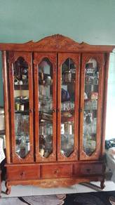 kabinet antik 4 pintu kaca dan 3 laci