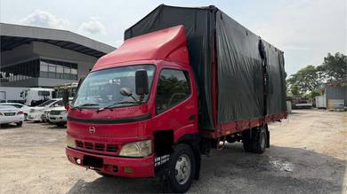 2004 HINO WU410R Wooden Cargo with Canvas 17'F