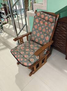 Wooden Goyang Chair / Rocking Chair