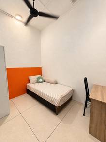 Room in Bukit Beruang, MLK