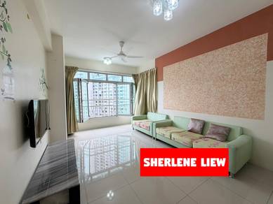 Condominium For Rent in The Peak Residences