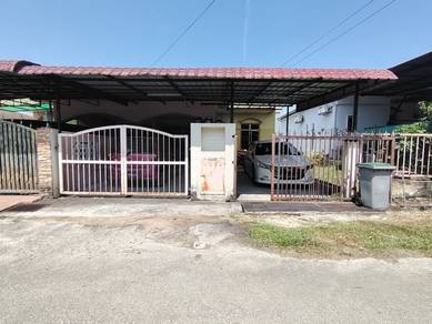 Semi-Detached House For Sale in Senawang,NSN
