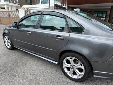 Volvo S40 in Puchong, SGR