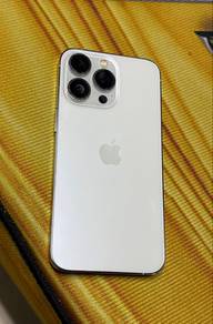 iPhone 13 Pro - urgently needs money