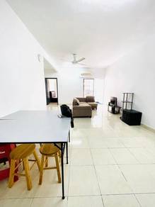 Condominium For Rent in Pelangi Utama