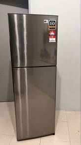 Peti Ais Sharp Refrigerator Fridge Like New