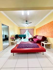 Condominium For Sale in Elit Heights @ Bayan City