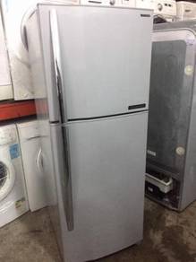 Toshiba 2 doors Peti Sejuk ice Ais Refrigerator
