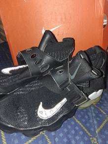 let GO Nike shoes
