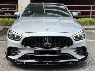 Mercedes Benz E300 300 AMG LINE in Desa Petaling, KUL