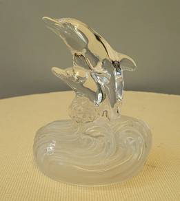 Crystal dolphin pair figurine
