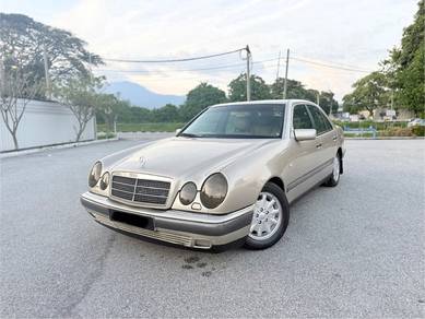 Mercedes Benz E200 200 ELEGANCE (CKD) in Ipoh, PRK