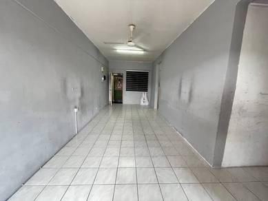 Apartment For Sale in Pangsapuri Laksamana (Batu Caves)