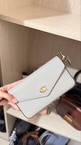 Coach wristlet / crossbody - For her🤍