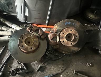 Bmw E39 3.0 Disc Celiper Front Original