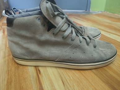 Kasut Adidas Bunga Court Savvy Midcut
