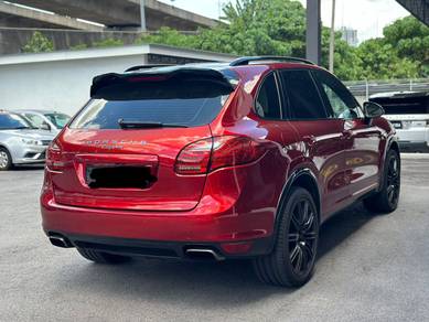 Porsche Cayenne Diesel DIESEL in City Centre, KUL