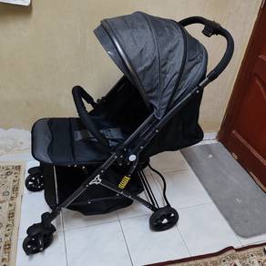 stroller and baby bath tub