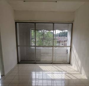 Flat For Rent in Desa Idaman 2