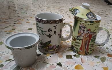 Tea cup with infuser and lid cover