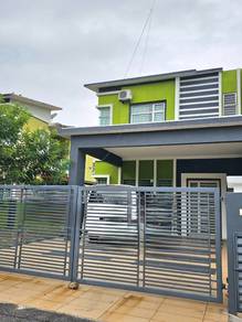 Semi-Detached House For Sale in Sikamat,NSN