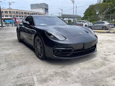 Porsche Panamera 4S in Kajang, SGR