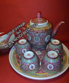 Vintage Teapot set c/w 4 teacups + 1x ricebowl set