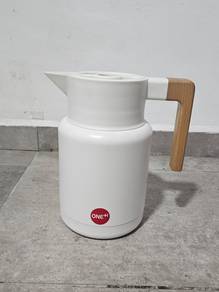 Keeping the warm and cold kettle
