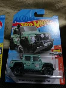 Hotwheels '15 Land Rover Defender Double Cab green