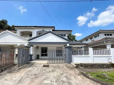 Semi-Detached House For Sale in Miri,SWK