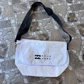 white Billabong tarpaulin shoulder bag