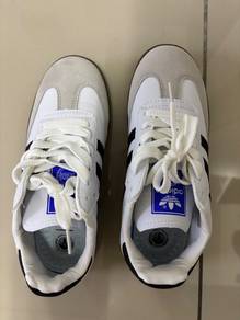 3 shoes