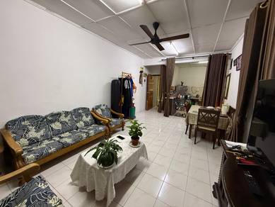 Condominium For Sale in Pangsapuri Flora I