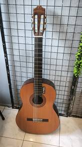 Yamaha C40 + pickup