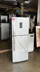 Peti ais 2pintu