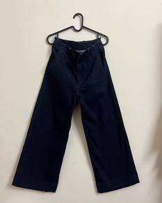 UNIQLO JEANS PRELoved