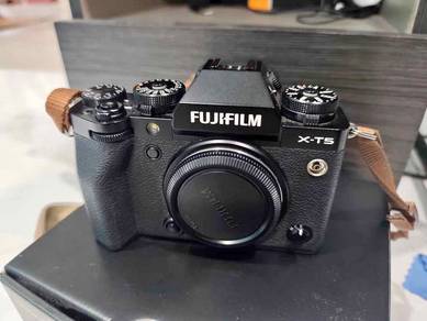 Fujifilm X-T5 Mirrorless Camera Body