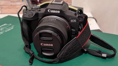 Canon R50
