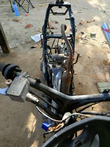 Seketul enjen suzuki step 125 skuter