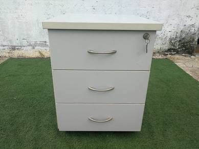 S32-AQ Mobile Laci Pedestal 3 Drawer Walnut