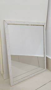 Decorative Wall Mirror with Marble-Patterned Frame